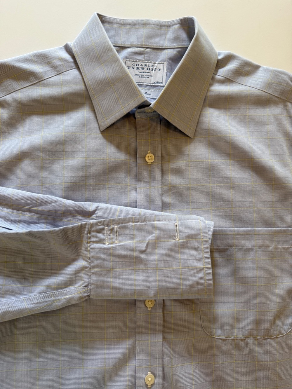 Charles Tyrwhitt Jermyn Street London Non-Iron Dress Shirt
Men’s Size 17 / 35